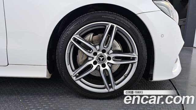 Mercedes-Benz E-класс W213 E220d кабриолет, 2019 все фото