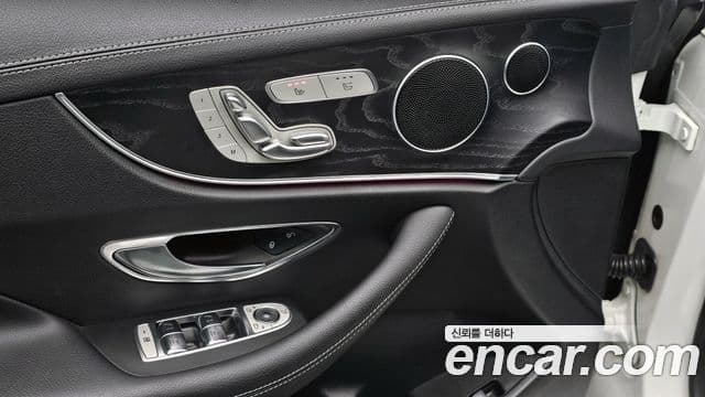 Mercedes-Benz E-класс W213 E220d кабриолет, 2019 18