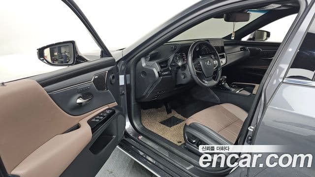 Lexus ES300h 7세대 Executive, 2026 10
