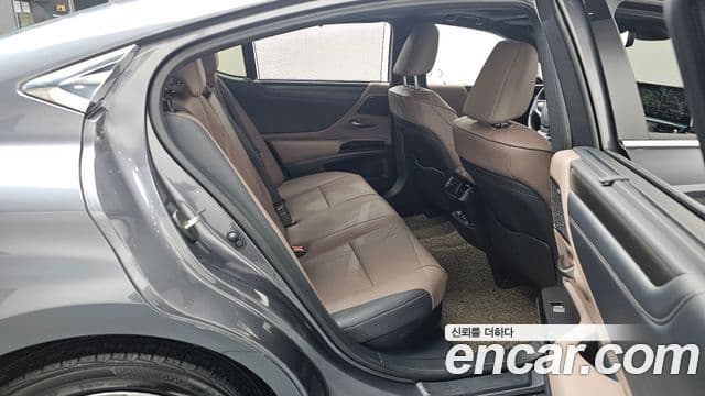 Lexus ES300h 7세대 Executive, 2026 12