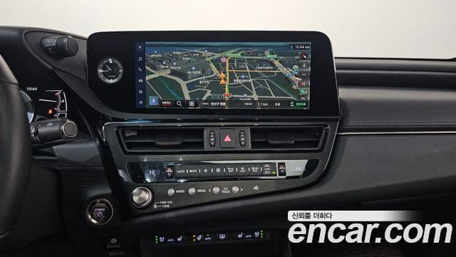 Lexus ES300h 7세대 Executive, 2026 14