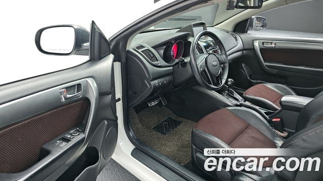 Kia Forte купе Prestige, 2013 11