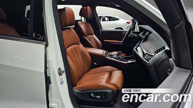 BMW X7 (G07) xDrive 40i M Sport 6인승, 2020 10