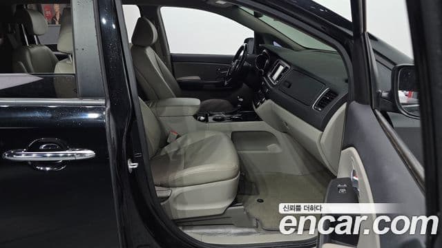 Kia The / новый New Carnival Luxury, 2019 11