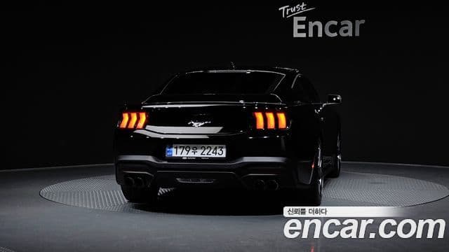 Ford Mustang 7세대 2.3 EcoBoost Premium купе, 2024 4