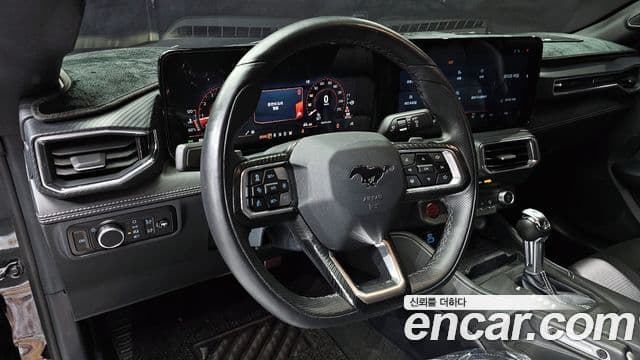 Ford Mustang 7세대 2.3 EcoBoost Premium купе, 2024 13
