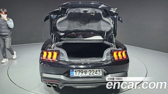 Ford Mustang 7세대 2.3 EcoBoost Premium купе, 2024 20