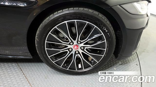 Jaguar XE D180 R-Dynamic S, 2020 все фото