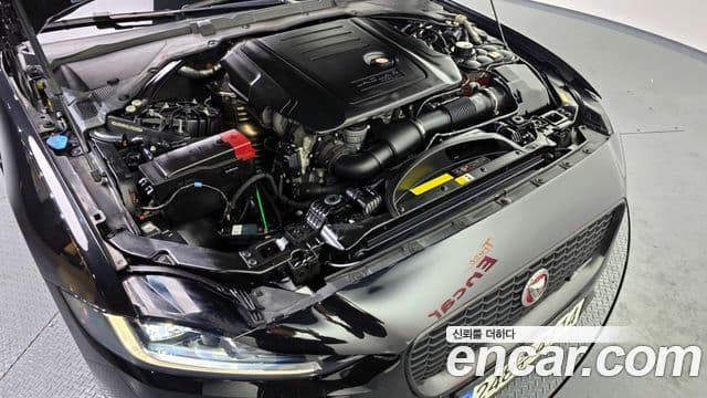 Jaguar XE D180 R-Dynamic S, 2020 6