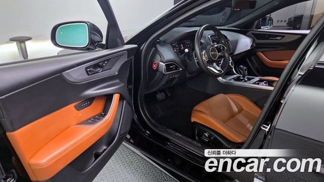 Jaguar XE D180 R-Dynamic S, 2020 10