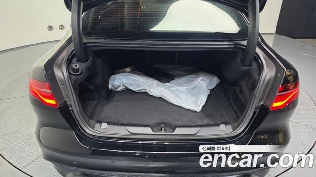 Jaguar XE D180 R-Dynamic S, 2020 20