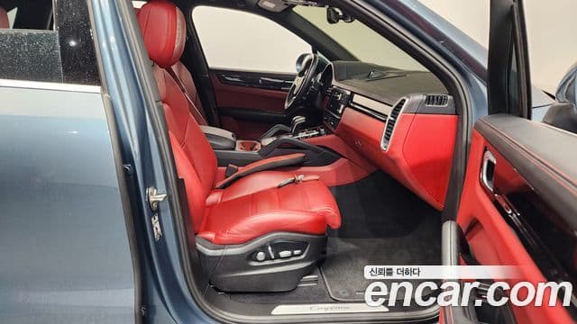 Porsche Cayenne (PO536), 2019 11