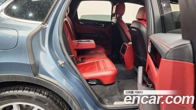 Porsche Cayenne (PO536), 2019 12