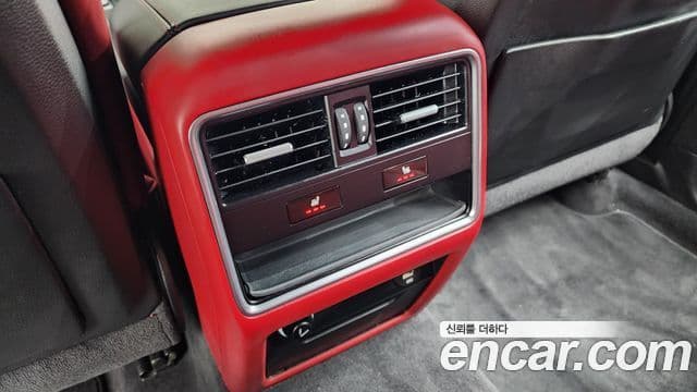 Porsche Cayenne (PO536), 2019 18