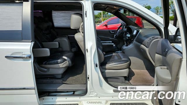 Kia Carnival R топовая версия, 2013 10