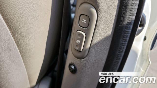 Kia Carnival R топовая версия, 2013 17