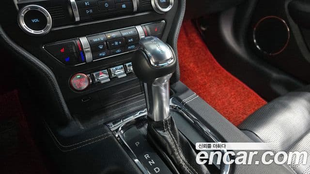 Ford Mustang купе, 2019 9