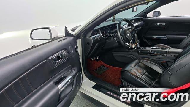 Ford Mustang купе, 2019 10