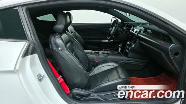 Ford Mustang купе, 2019 11