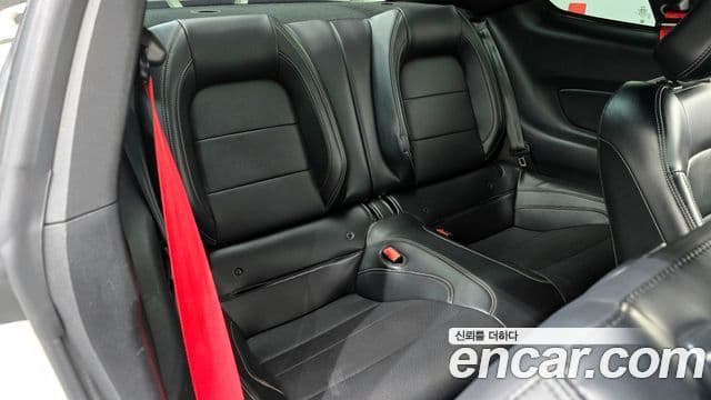 Ford Mustang купе, 2019 12