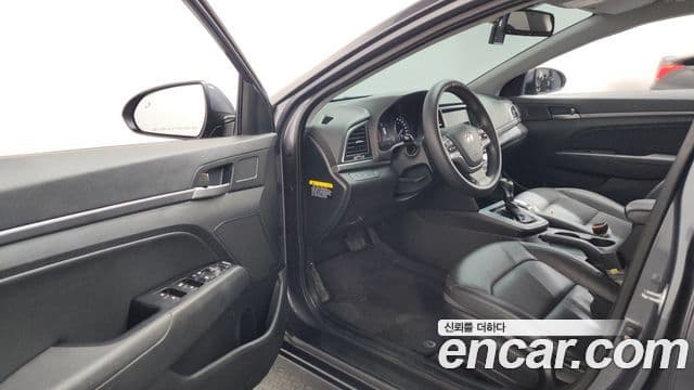 Hyundai Avante AD 1.6 GDI Value Plus, 2018 10