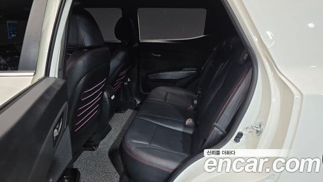 KG모빌리티(SsangYong) Berry New Tivoli R-PLUS белый, 2022 13