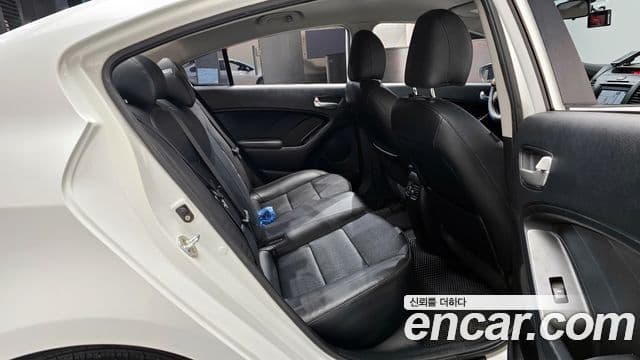 Kia K3 Trendy, 2015 12