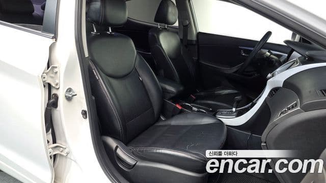 Hyundai Avante MD Premier, 2012 10