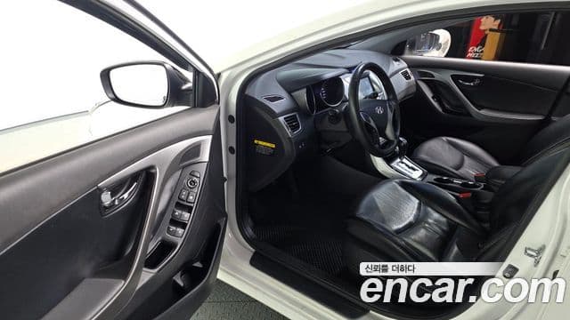 Hyundai Avante MD Premier, 2012 11