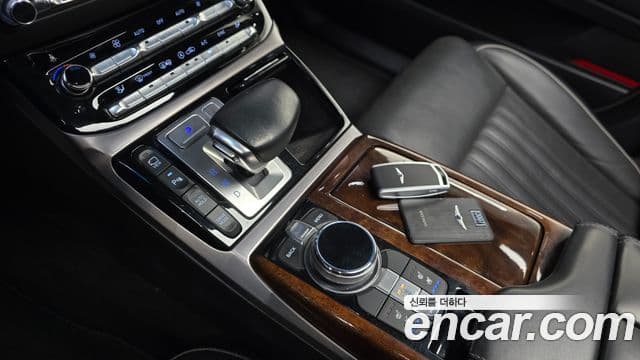 Genesis EQ900 Prestige, 2016 9