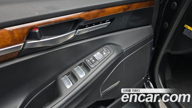 Genesis EQ900 Prestige, 2016 17