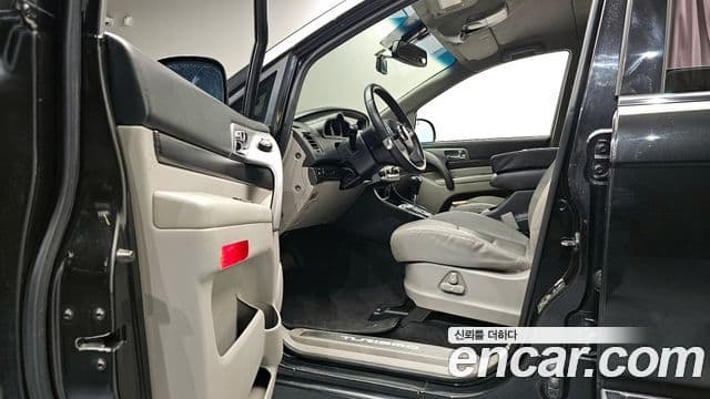 KG모빌리티(SsangYong) Korando 투리스모 high лимузин, 2017 10