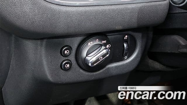 Mini Cooper 클럽맨 2세대, 2020 16