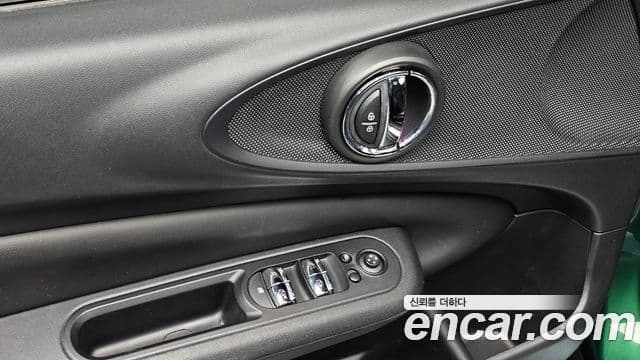 Mini Cooper 클럽맨 2세대, 2020 18