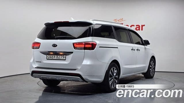 Kia All New Carnival Luxury, 2017 3