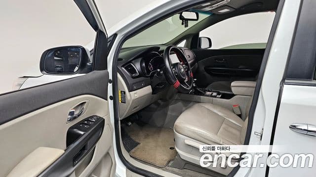 Kia All New Carnival Luxury, 2017 11