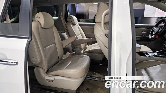 Kia All New Carnival Luxury, 2017 12