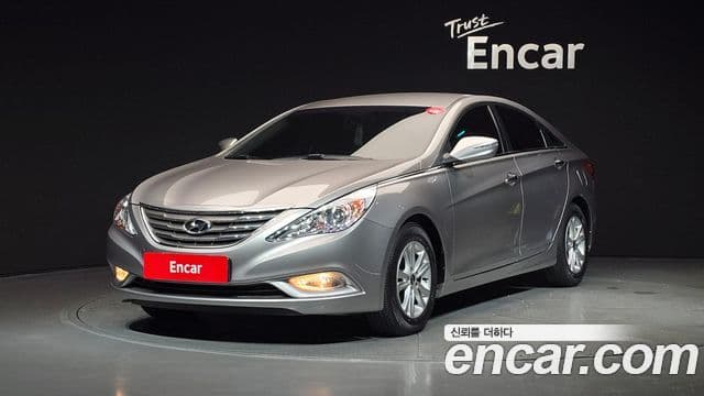 Hyundai YF Sonata Prime, 2012 1