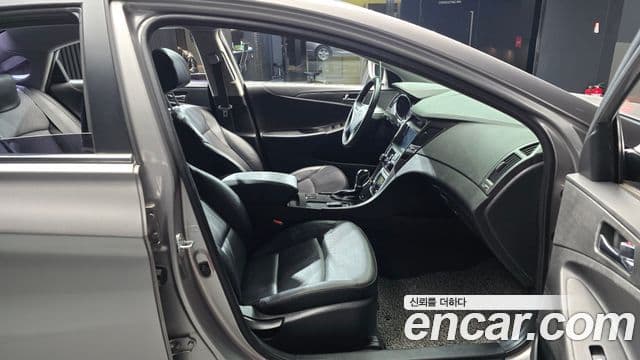 Hyundai YF Sonata Prime, 2012 11