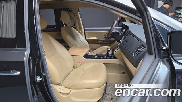 Kia All New Carnival Prestige, 2016 12