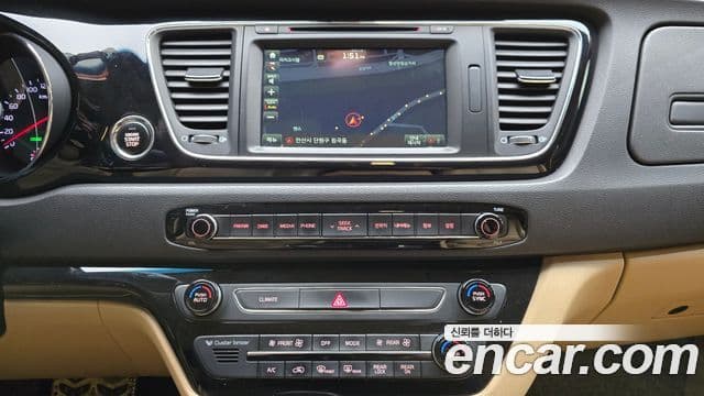 Kia All New Carnival Prestige, 2016 16