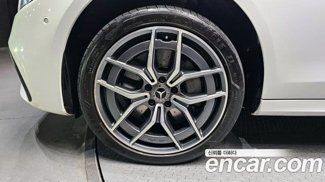 Mercedes-Benz E-класс W213 AMG Line, 2022 все фото