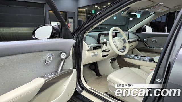 Genesis GV60 Standard, 2023 11