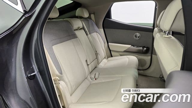 Genesis GV60 Standard, 2023 12