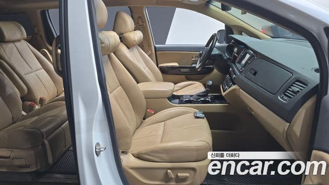 Kia The / новый New Carnival VIP, 2019 10