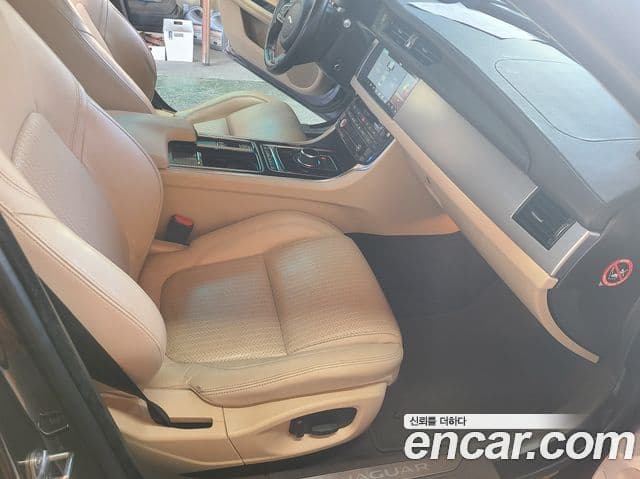 Jaguar XF (X260) Prestige, 2017 11