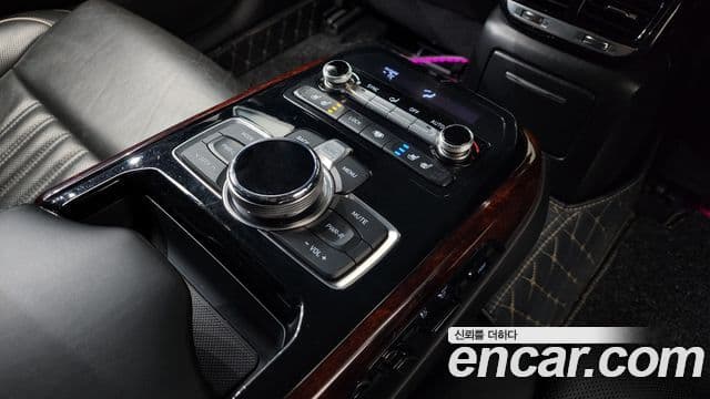 Genesis EQ900 Prestige, 2016 18