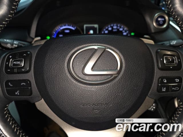 Lexus NX300h Executive, 2019 11