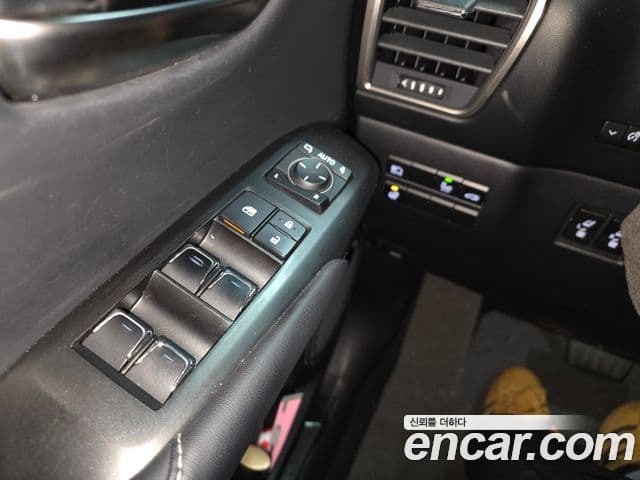 Lexus NX300h Executive, 2019 14