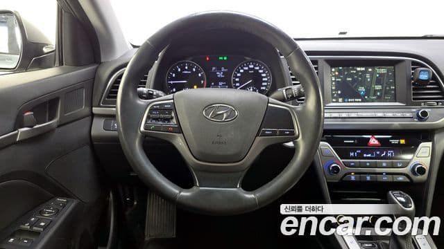 Hyundai Avante AD 1.6 GDI Smart, 2016 13